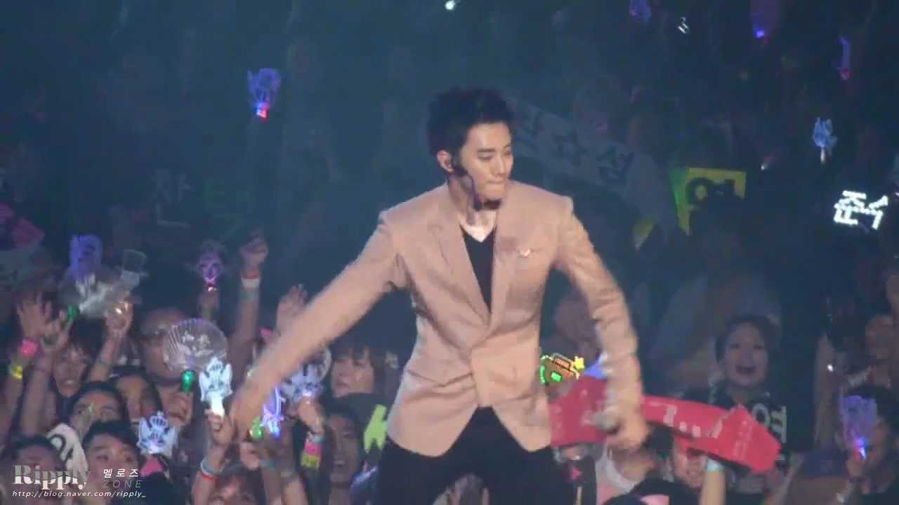 110902 2PM ASIA TOUR CONCERT at SEOUL give it to me junho.ver