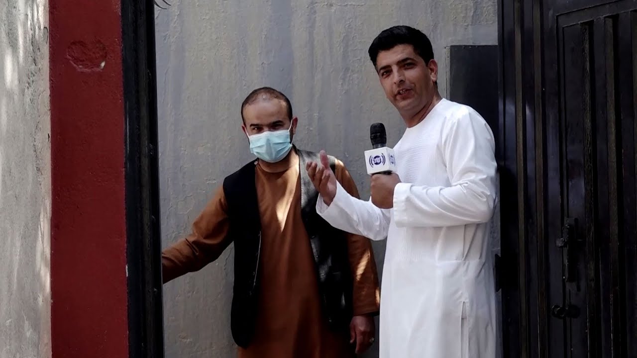 Yama Popal Eid with one of the compatriots / عید مبارکی یما پوپل با یکی از هموطنان