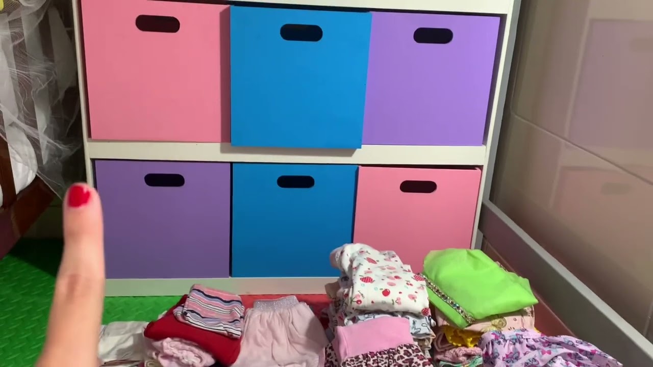 O novo guarda-roupa das babys,arrumando todas as roupinhas/Milli Produções