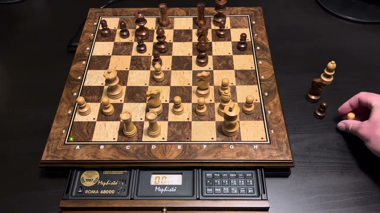 Schachcomputer Mephisto Exclusive Wurzelholz mit Roma 68000 (Chess computer)