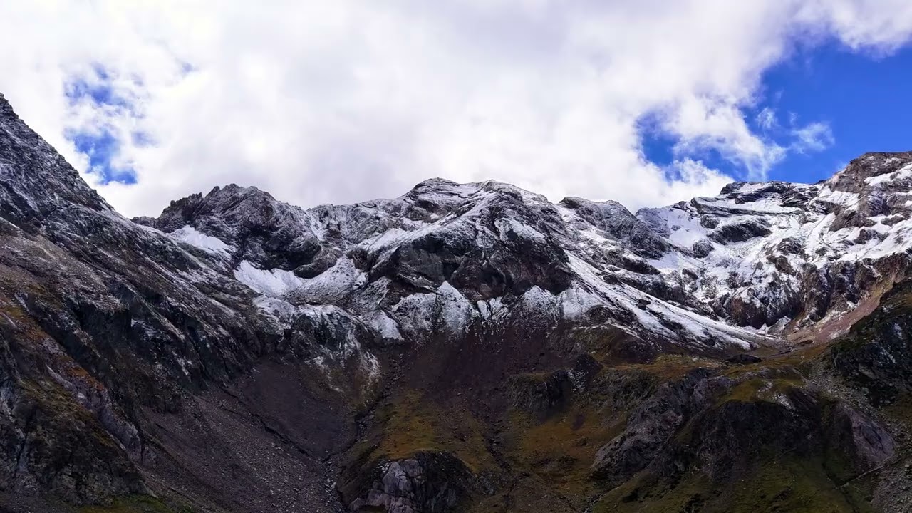 Un drone sous la neige en septembre
