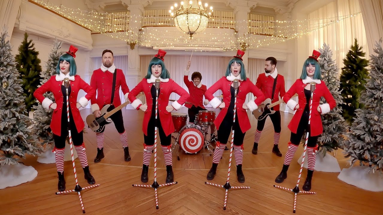 Broken Peach - Sleigh Ride (Christmas Special)