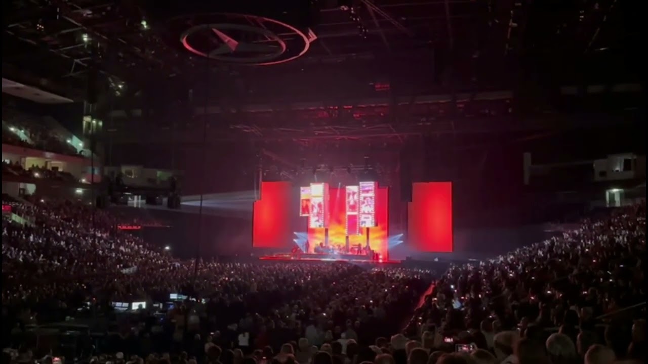 Simply Red Holding Back The Years Berlin 24.11.2022 MB-Arena
