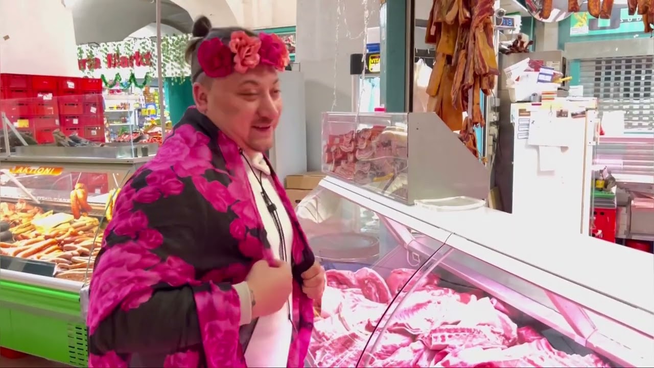 Porodicna kupovina na pijac (mesara Lukic)