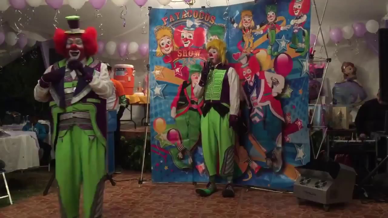 Payacocos Payasos haciendo show comico - Talento Mexicano