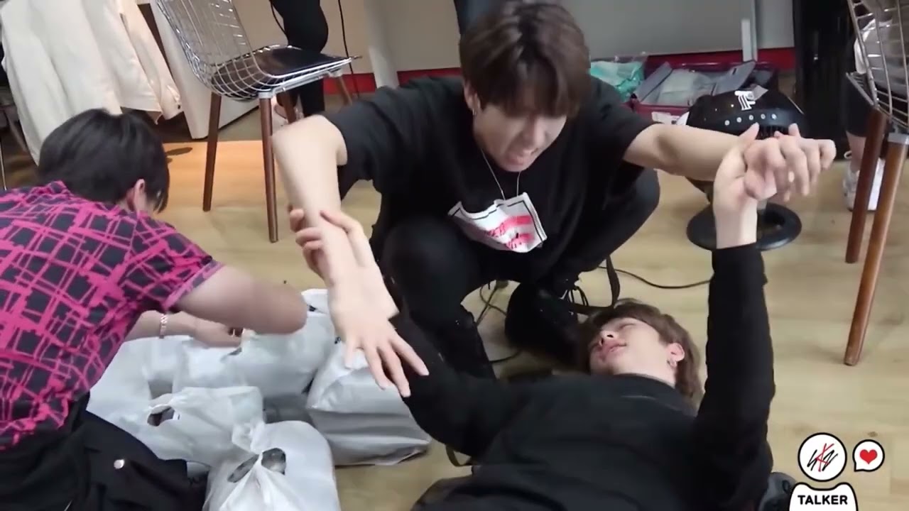 Stray Kids tickle moments #2