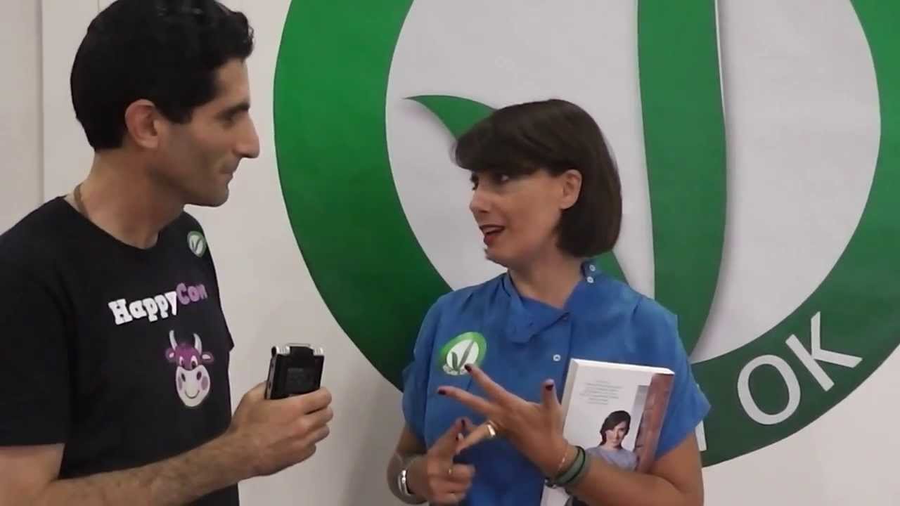 Intervista Alla Vegana Paola Maugeri, Conduttrice Televisiva Italiana, al VeganFest