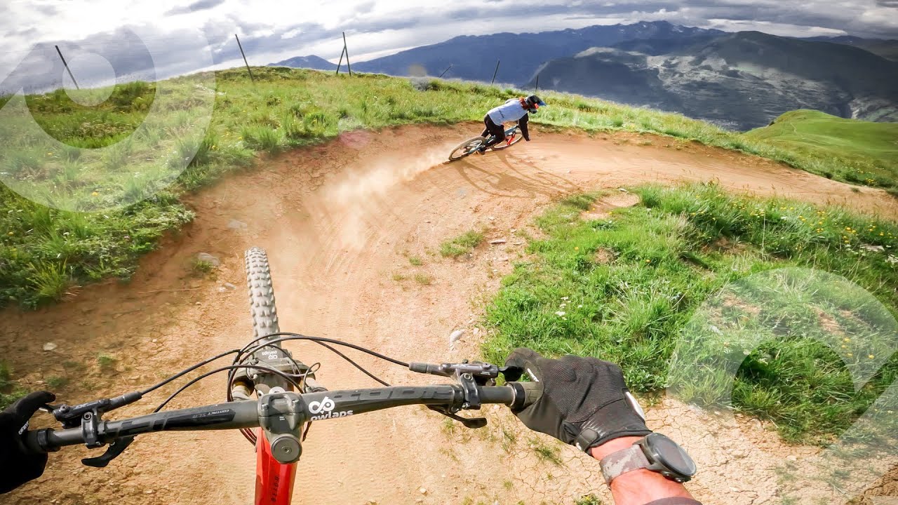 The perfect trail to start downhill mountain biking! ✅  | Vallée Blanche trail at 2 Alpes bike park