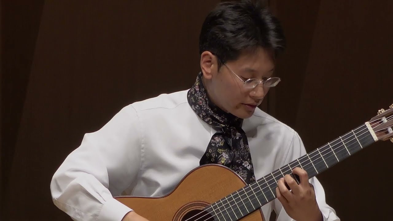 Luciano Berio - Sequenza XI per chitarra sola / Seungsu SHIN