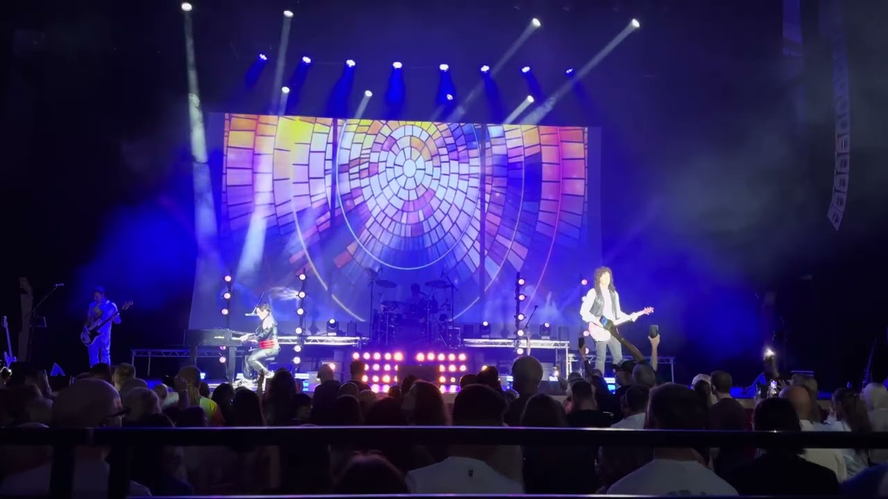 Killer Queen - Queen Tribute - Who Wants To Live Forever at Demontfort Hall Leicester 6th June 2025