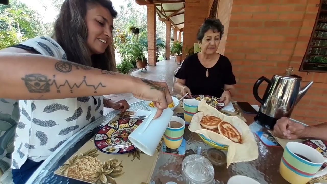 🌳Así es un DESAYUNO COLOMBIANO🇨🇴 en una quinta de Paraguay 🇵🇾.