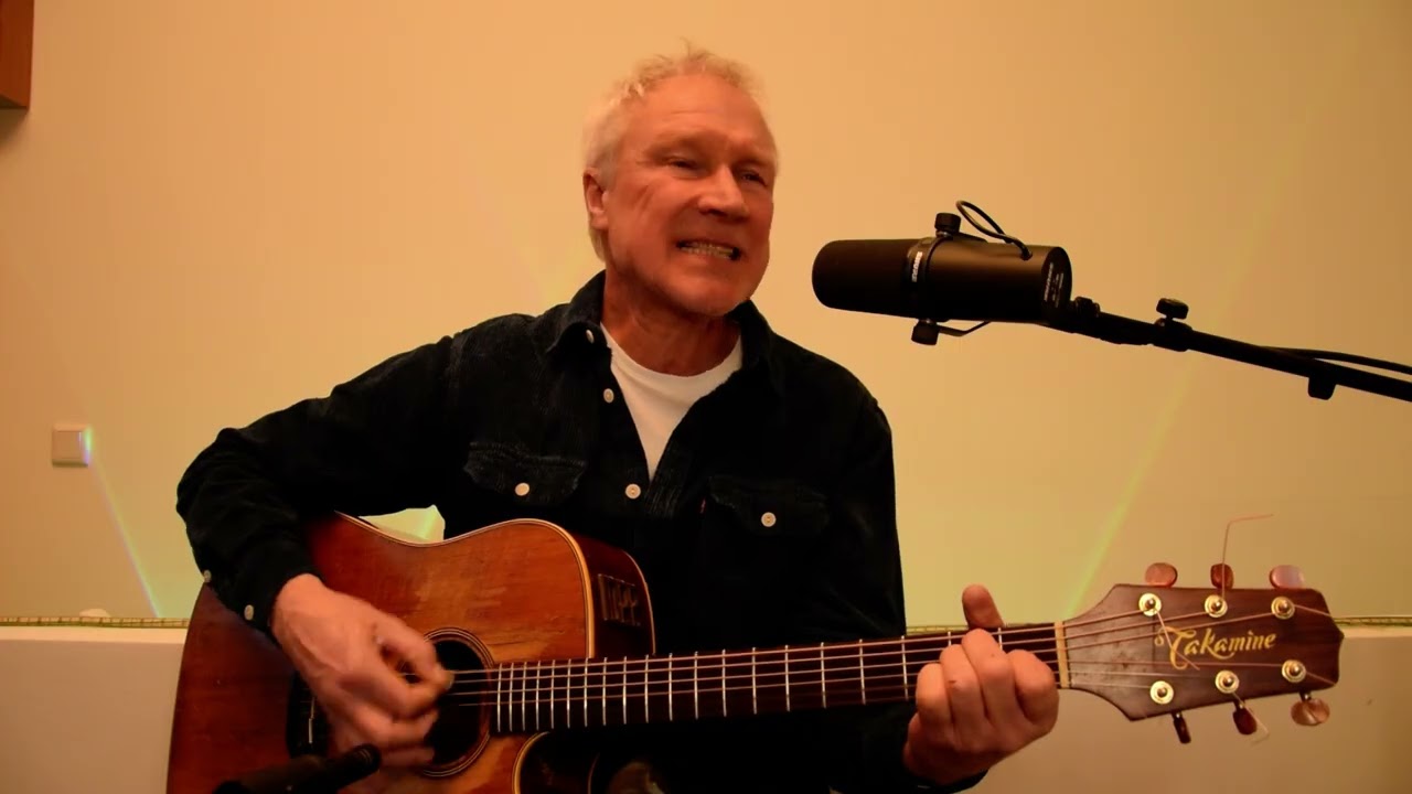 Space Oddity - David Bowie Cover by Thomas Melzer