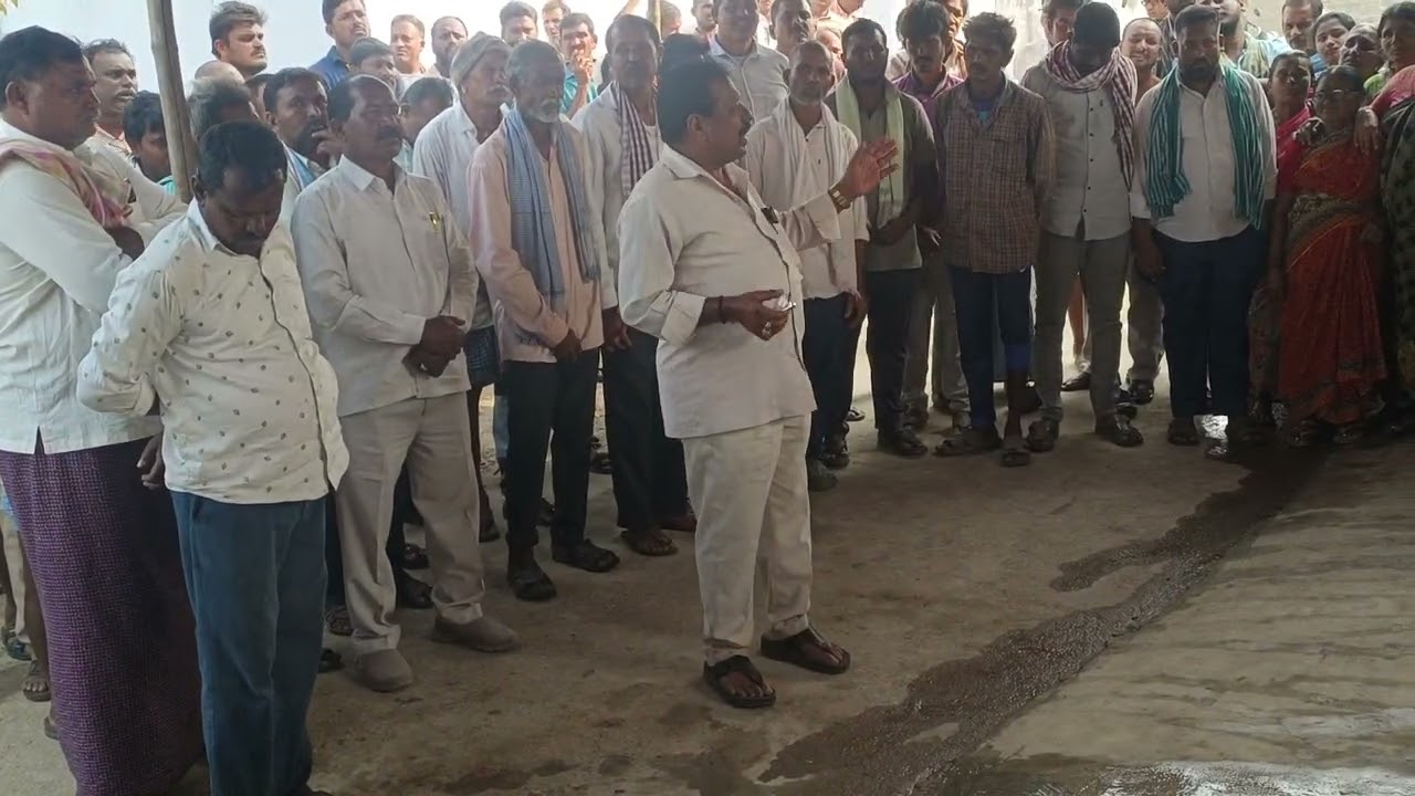 భట్టు లాల్య నాయక్ పరమపద సభలో ప్రసంగిస్తున్న కాంగ్రెస్ సీనియర్ నేత భట్టు రాంజీ నాయక్ 