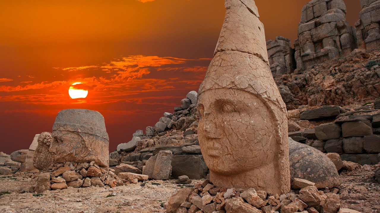 Nemrut'ta günbatımı ve gündoğumu