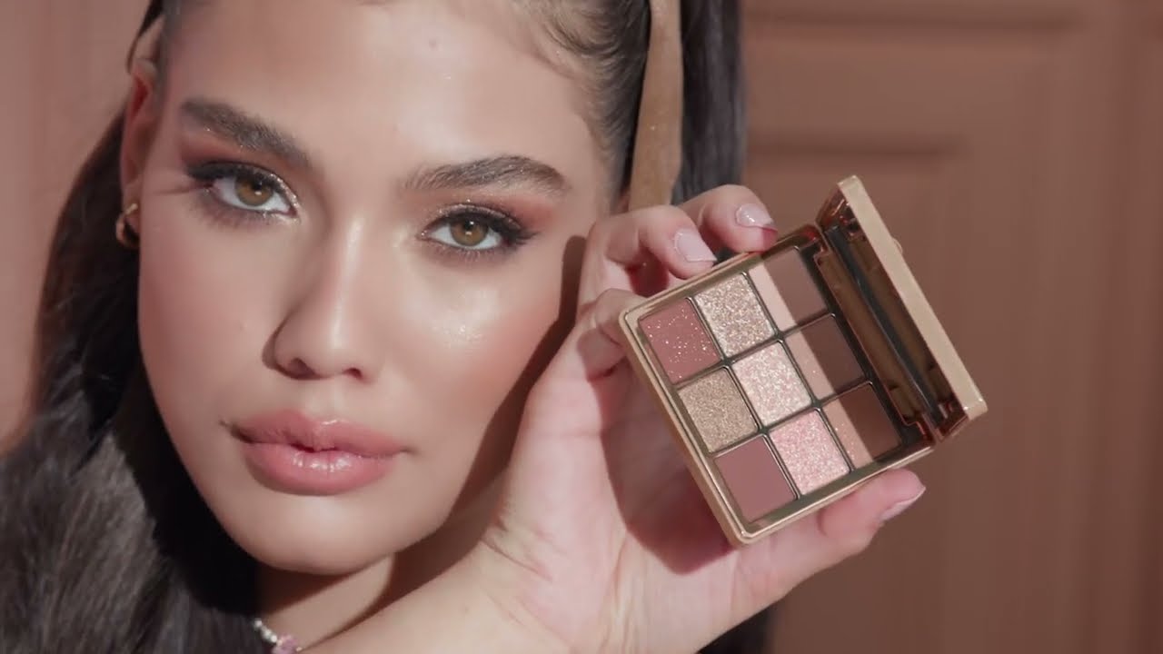 Glam Up Your Look with our Holiday Sugar and Spice Mini Eyeshadow Palettes! 🤎🍭