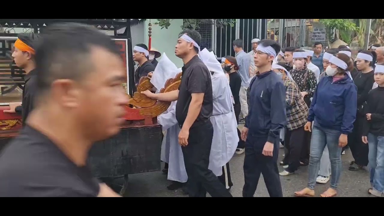 Đám tang ngày đưa mẹ về cõi vĩnh hằng 