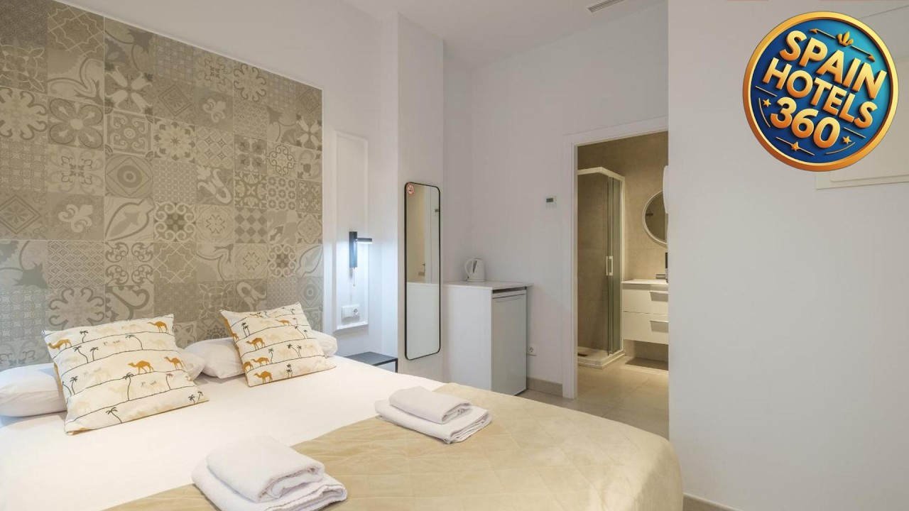 Comfortable Room close to City Centre | Manises, Spain | Hotel Review 🏨