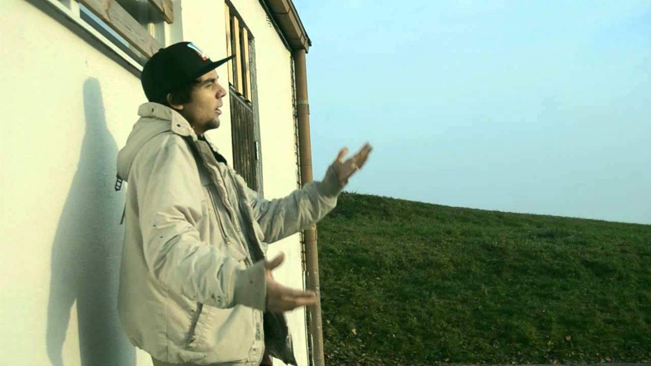 Robinholta - Skilsmässobarn [OFFICIAL VIDEO]