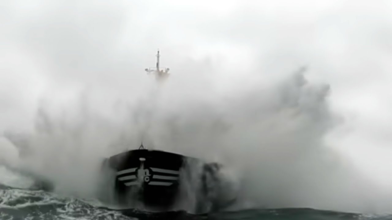 🌊 Ship vs Monster Waves | Extreme Ocean Power