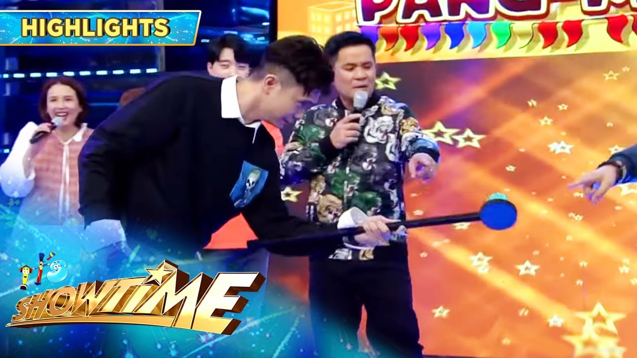 Ogie catches Vhong cheating in Palarong Pang-Madla | It's Showtime