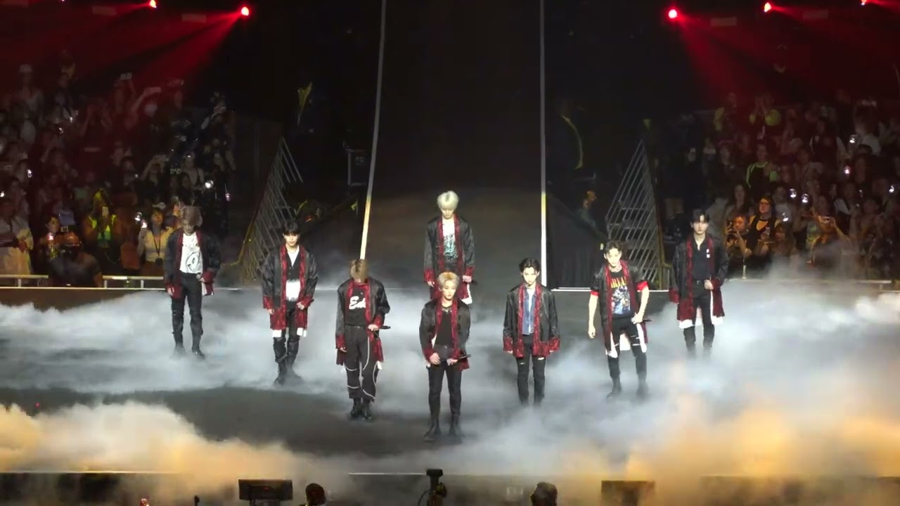 Stray Kids - Thunderous @ Prudential Center, Newark, NJ 06-29-22