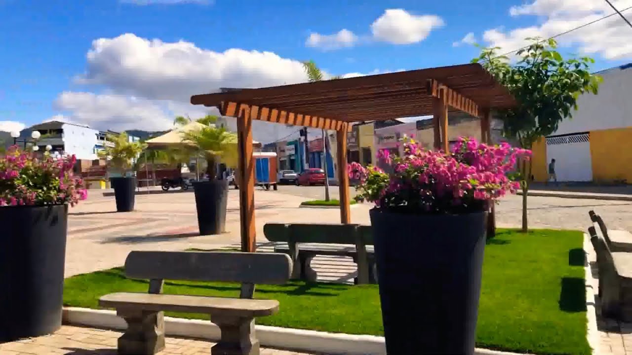 Praça Regis Pacheco Ibicuí Bahia