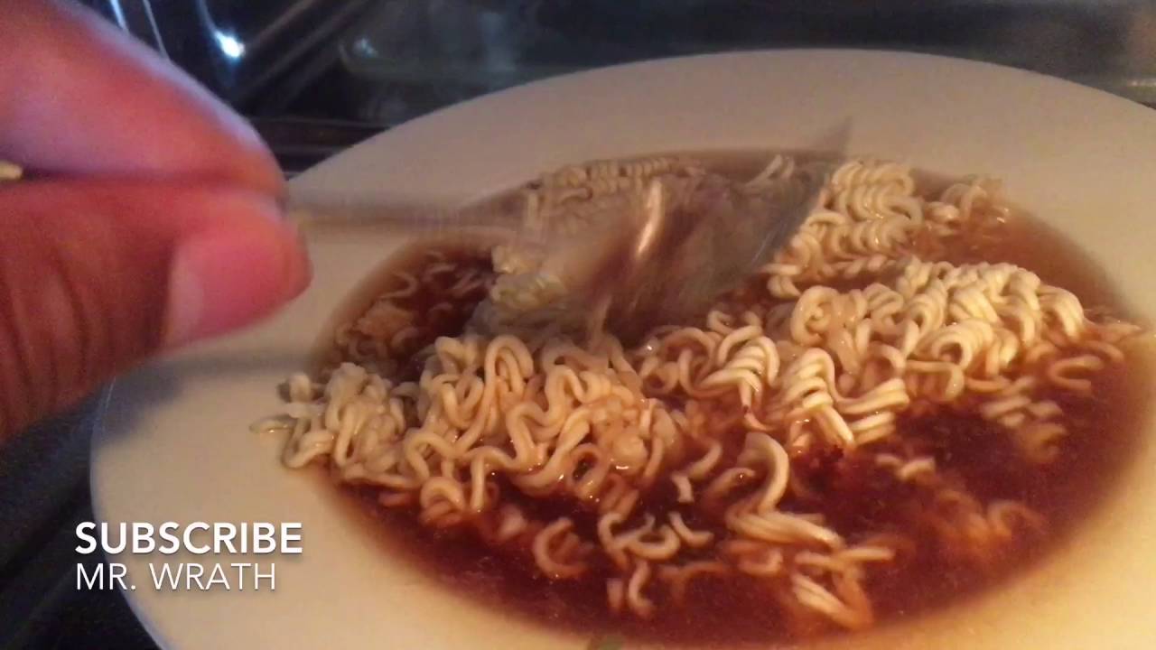HOW TO MAKE RAMEN NOODLES IN A MICROWAVE