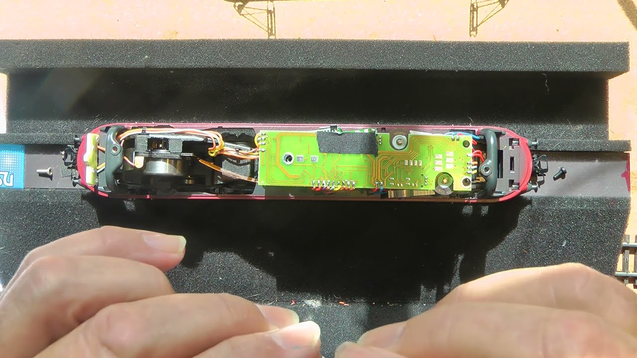 Wolfgangs Märklin Modellbahn -E 103 C Sinus ,bewegte Pantos bekommt Sound