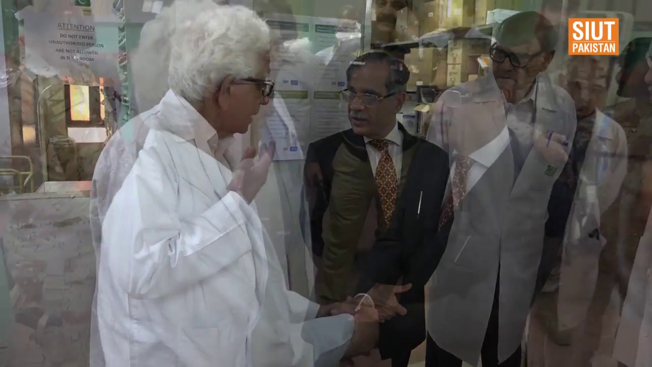 The Chief Justice of Pakistan also paid a visit to SIUT on the invitation of Prof Adib Rizvi.