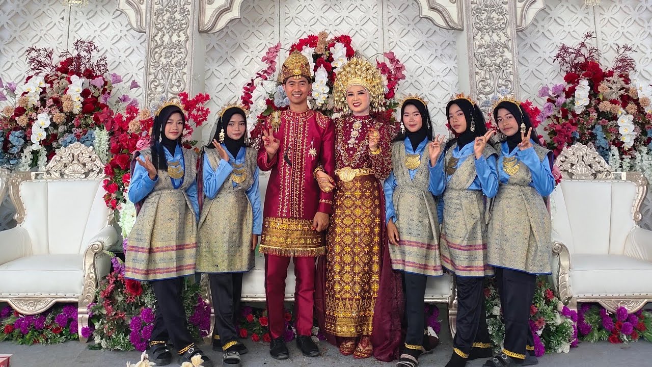 Tari Ranup Lampuan Aceh