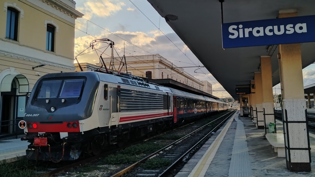 INTERCITY NOTTE IN PARKING SUL BINARIO 1 A SIRACUSA!