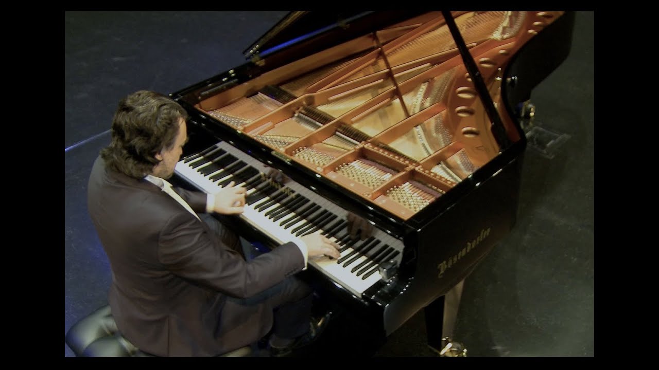 Maciej Pikulski plays Franz Liszt 