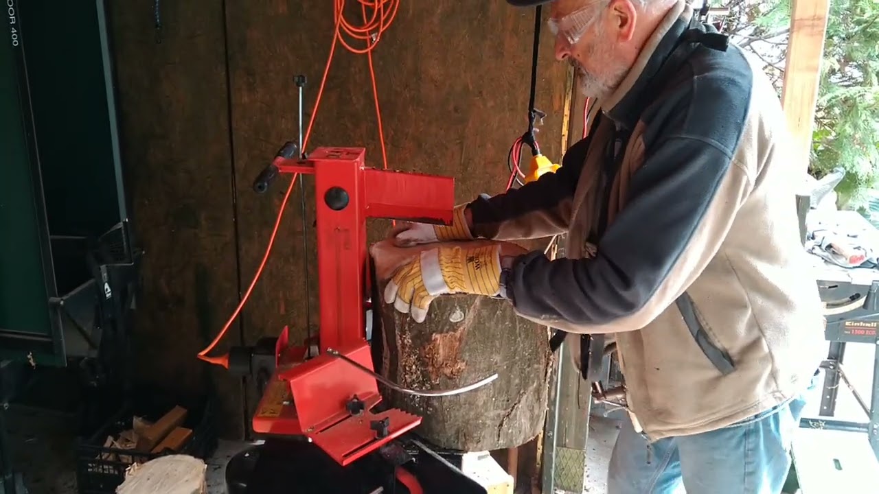 Fafeldolgozás minimális fizikai erővel - Firewood processing with ease - HECHT 6070