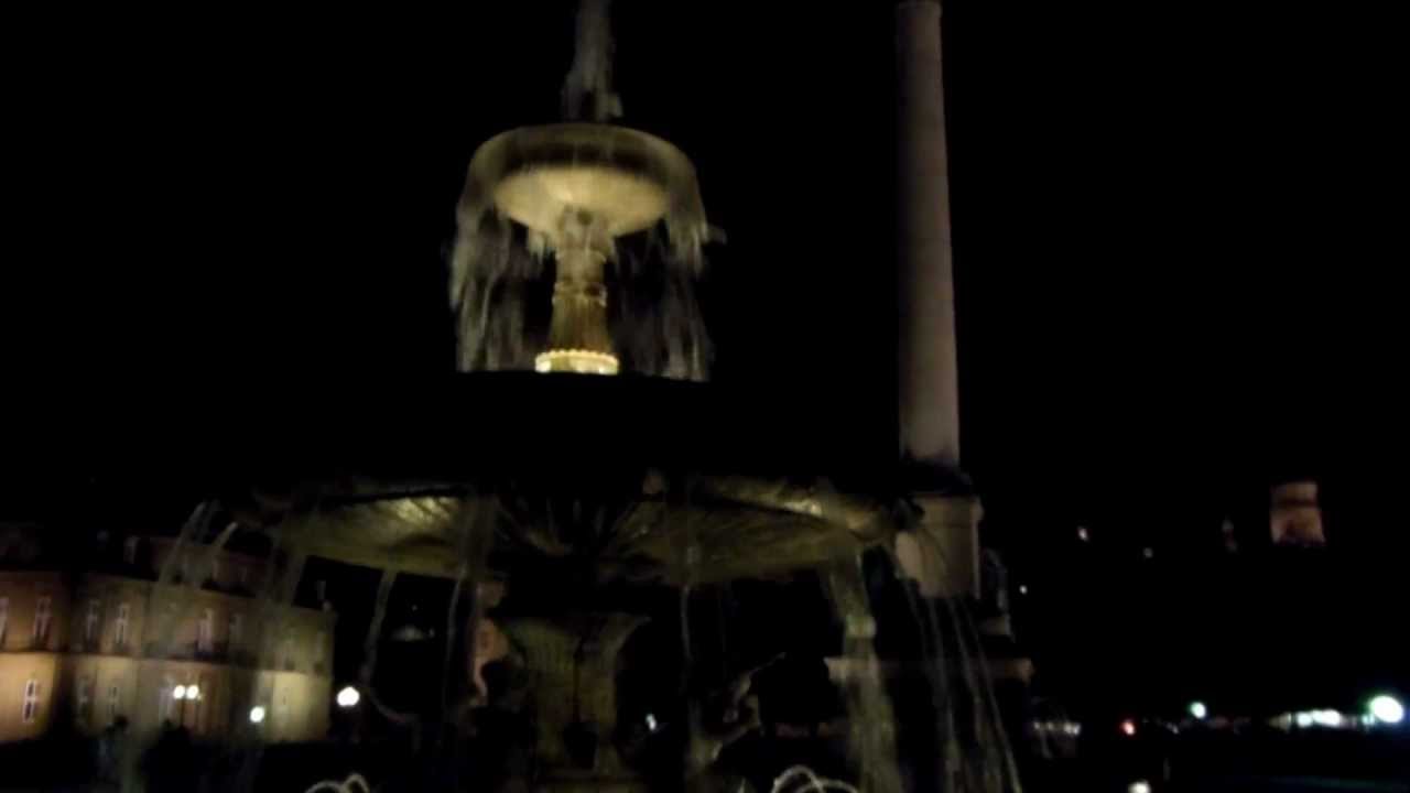Brunnen auf dem Schlossplatz und Jubil&auml;umss&auml;ule Stuttgart
