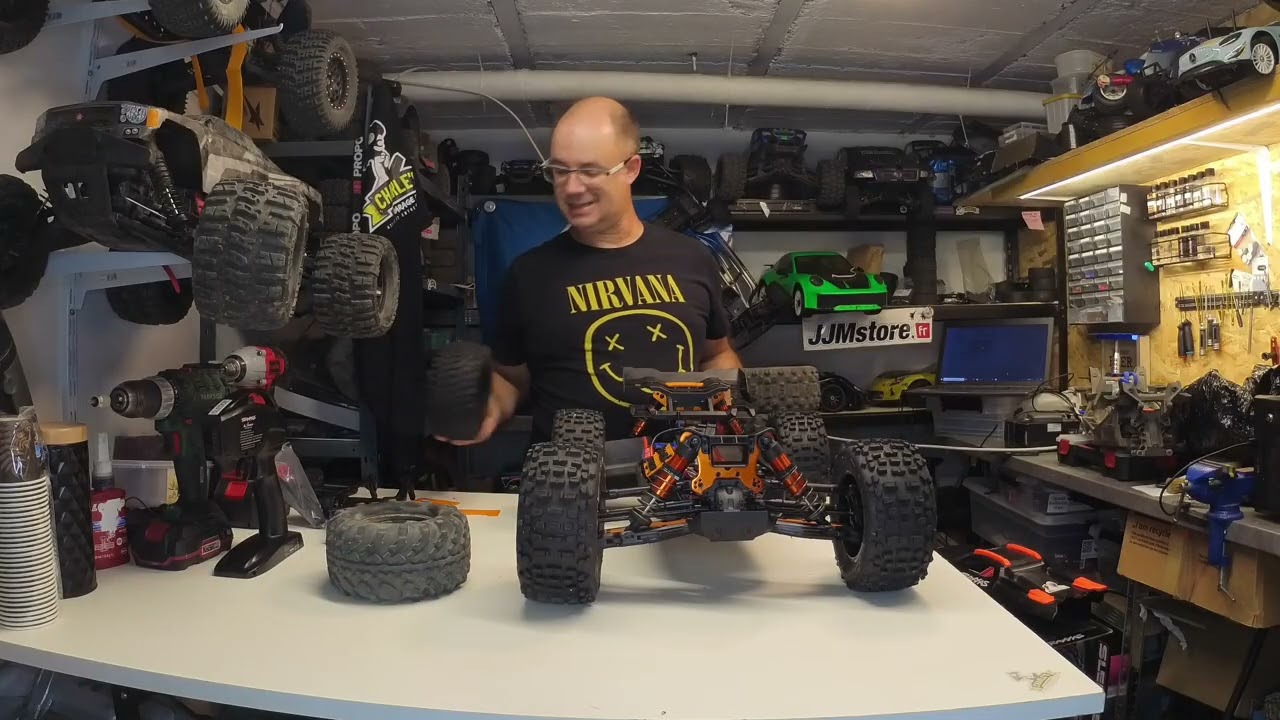 unbox #traxxas Sledge belted