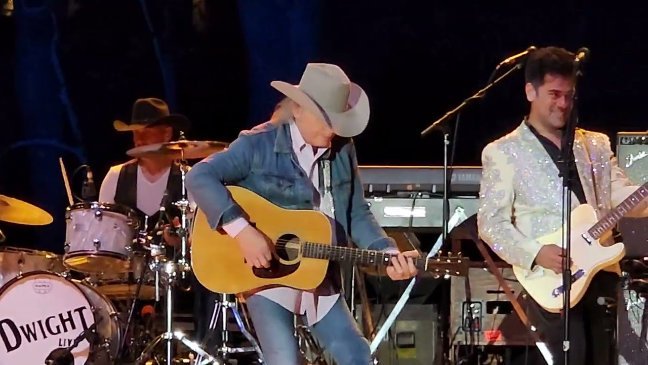 Dwight Yoakam - She Wore Red Dresses - New Braunfels, TX.