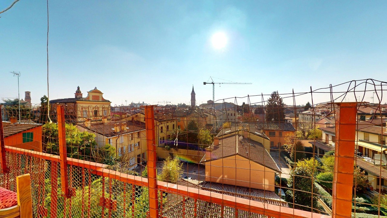 Cento | Piano alto con vista mozzafiato sui tetti e sui monumenti della città.