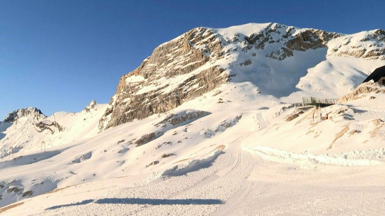 Zugspitze: Pulverschnee, aber keine Skifahrer | AFP