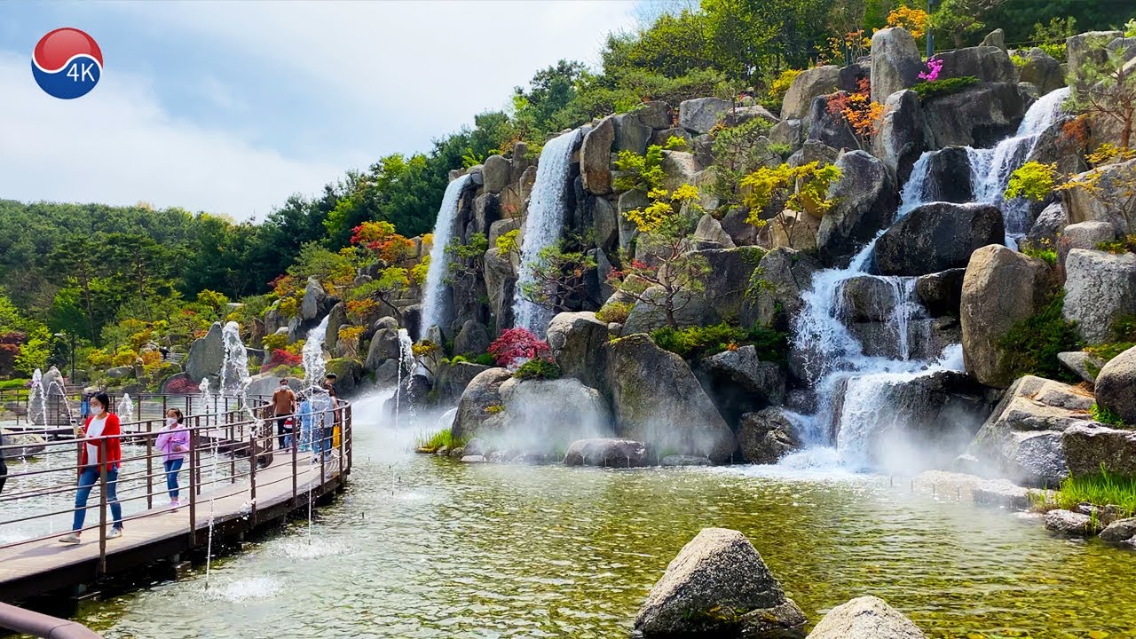 안산 최고의 뷰! 노적봉 공원, 거대한 노적봉 폭포(가로 145m, 높이 20m)를 즐기는 시민들 주말 풍경.4K Gyeonggi-do KOREA Travel Walk.