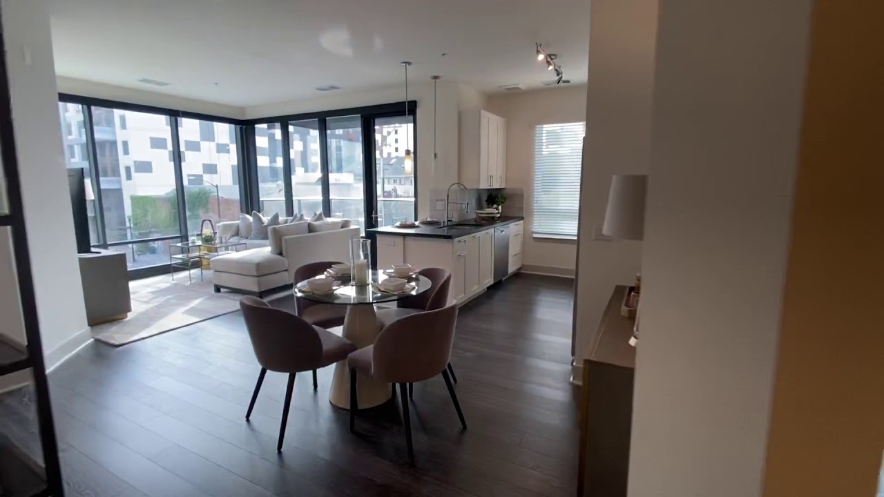 R Floor Plan (Two Bedroom)