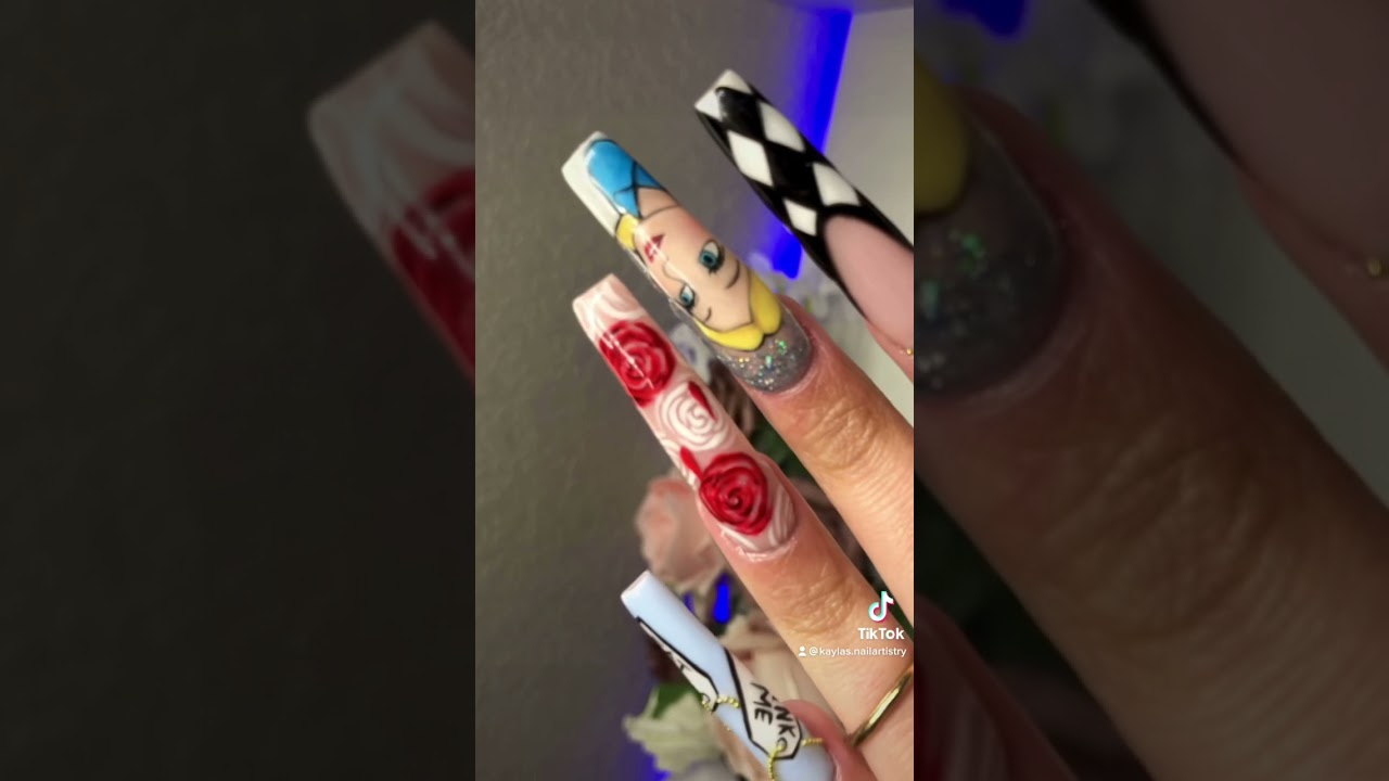 Alice in Wonderland Nails! 🖤 XXL Extendo Acrylic Nails | Hand Painted Nail Art #nails #shorts