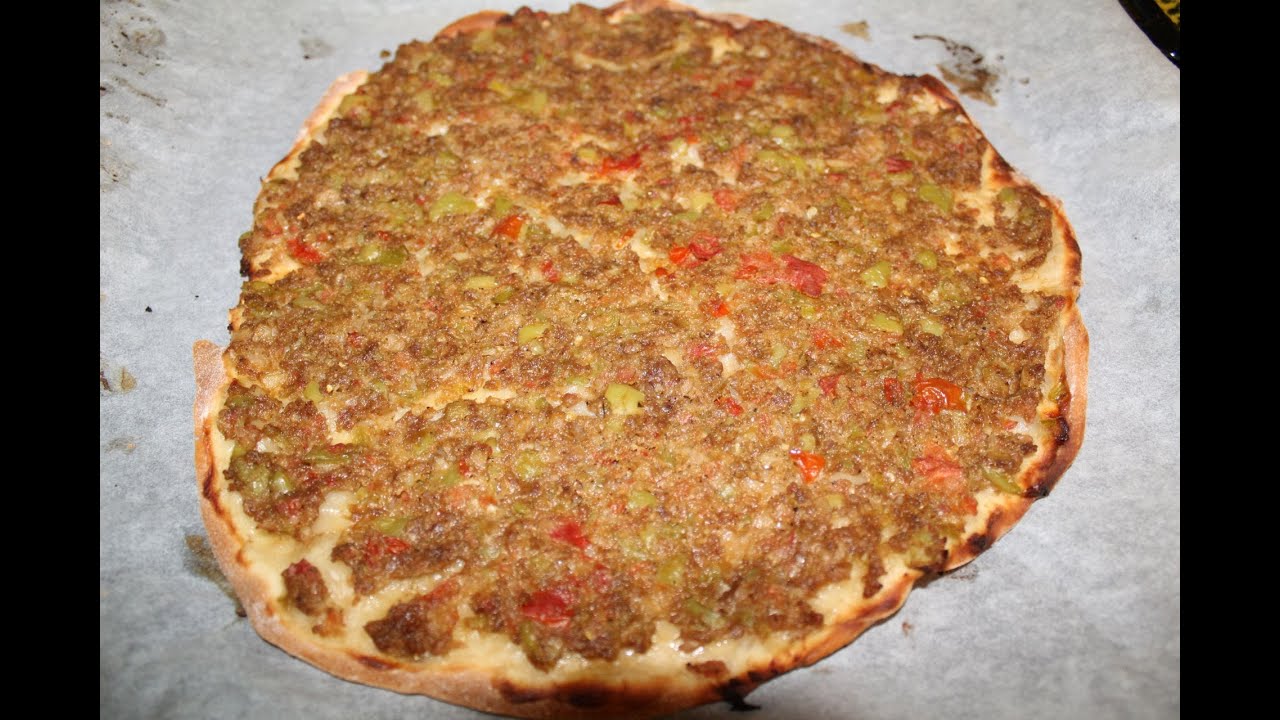 Kokusu Komşuyu Bile Çeker: Efsane Lahmacun Tarifi