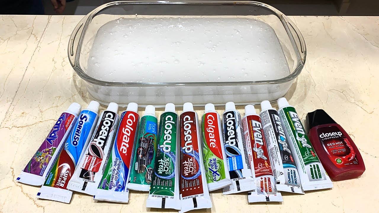 JOGUEI TODAS AS PASTAS DE DENTE DO MERCADO NO SLIME TRANSPARENTE GIGANTE E OLHA COM FICOU!!!
