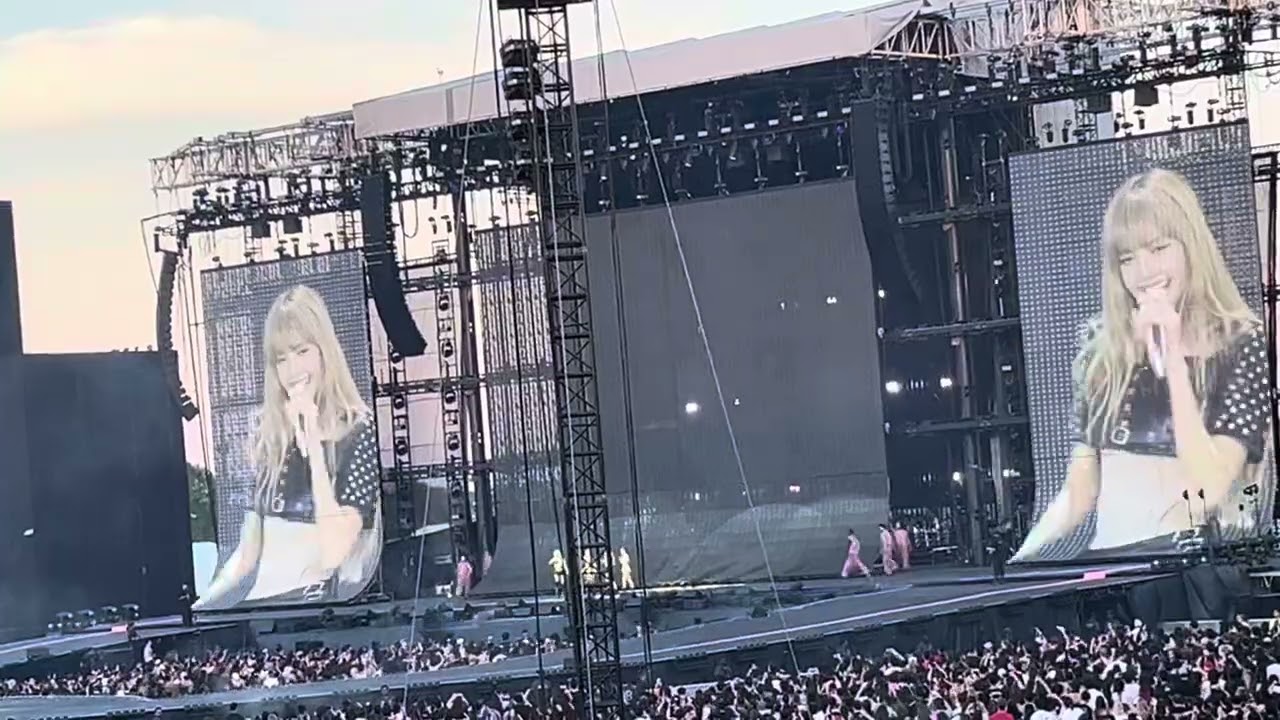 BLACKPINK (블랙핑크) - How You Like That [Live] | BLACKPINK WORLD TOUR ‘DEADLINE’ IN TORONTO - 250723