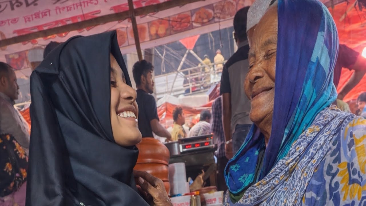 এই শহরে নেই মায়ের মতো চাঁদ।