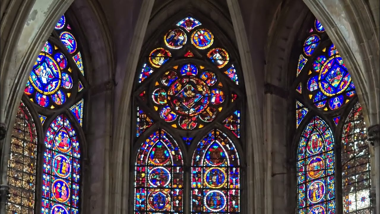 Однажды,воскресным днём у католиков...