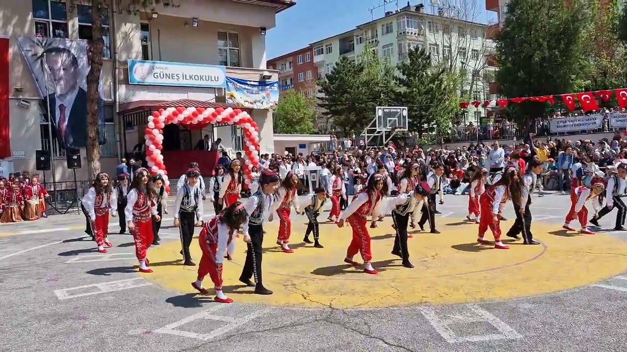 4-A 23 Nisan Kaşık Oyunu Gösterisi 2025