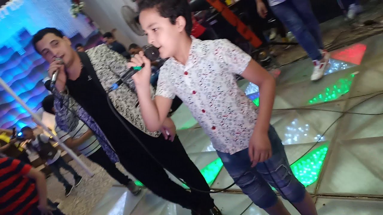 الطفل المعجزة دوتو فاجر مع اصغر مطرب شعبي مؤمن صلاح سلطان والنجم محي الامير