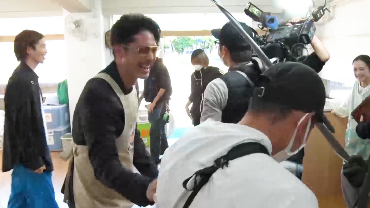玉木宏、スタッフに水鉄砲発射のハプニング！現場が爆笑の渦に　映画『極主夫道 ザ・シネマ』本編映像＆メイキング