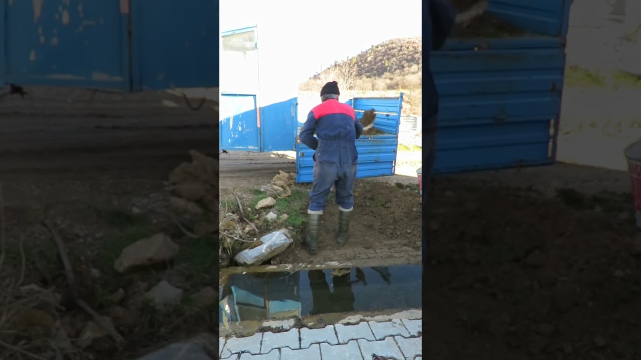 İyilik yolunda bir çeşme var .